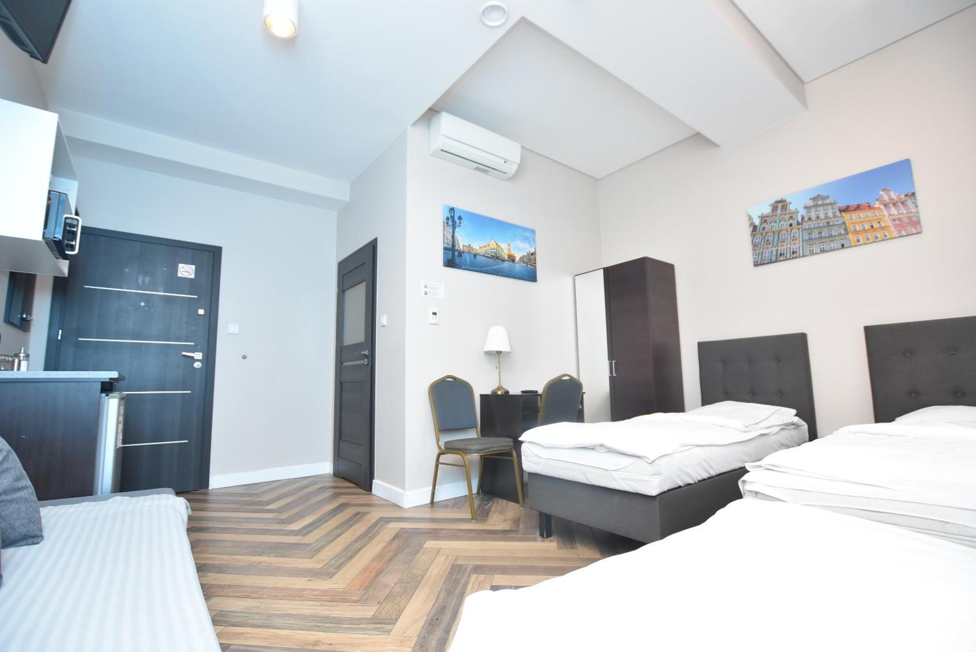 Dukes Apartments - Wita Stwosza ヴロツワフ エクステリア 写真